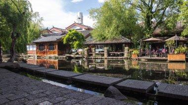 上海警方：一男子扰乱核酸检测秩序被行拘10日！此事给予我们哪些警示？游戏画面
